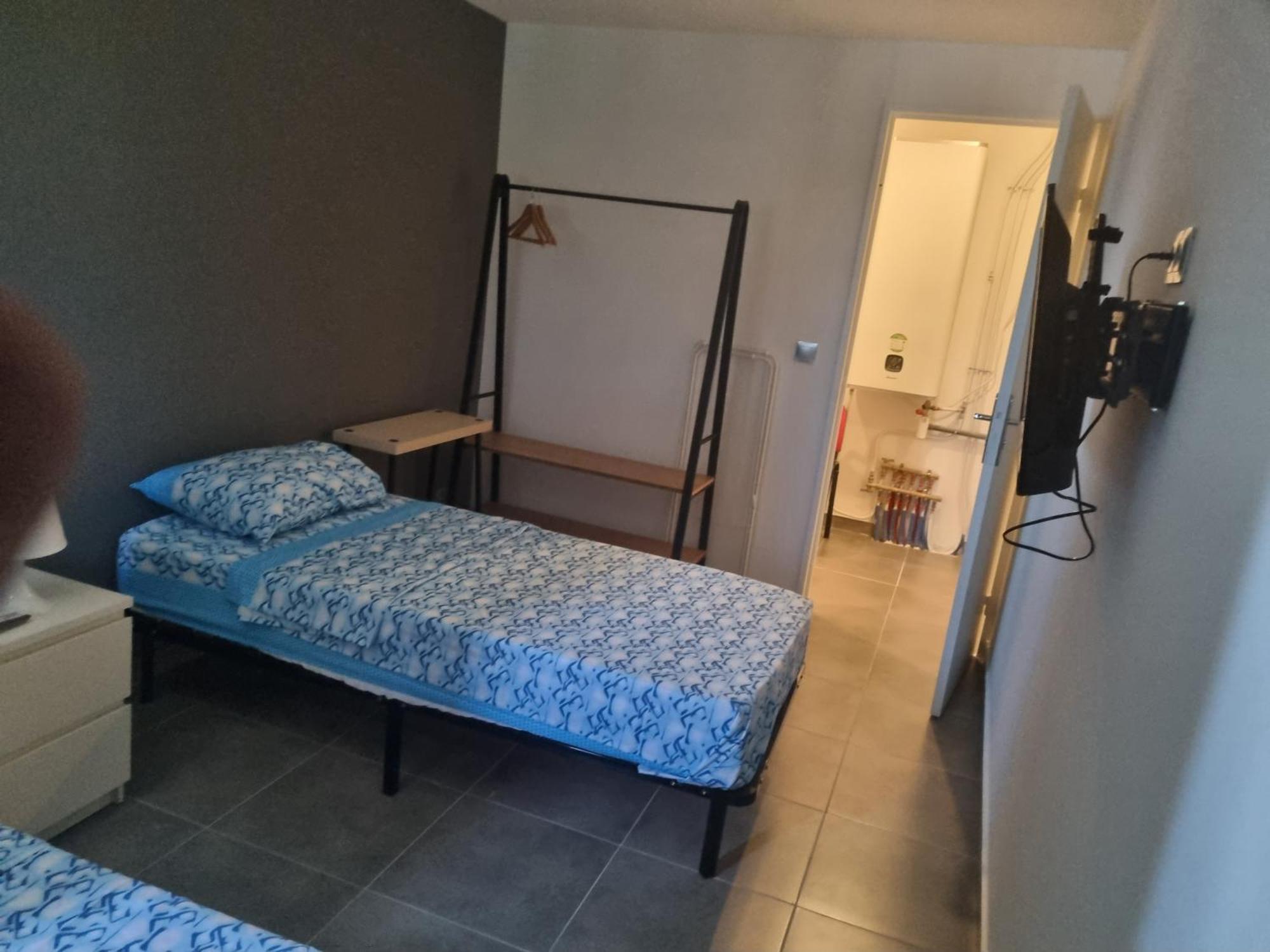 Chambre Privative Renove 2024, Climatisation, Tramway Sur Place , 12 Min Centre, 16 Min Plage, Apercu Lateral Mer, 2 Wc Avec 2 Salle De Bain, Private Room Renovated 2024, Air-Conditioned , Tram On Spot, 2 Toilets And 2 Bathrooms Nice Extérieur photo
