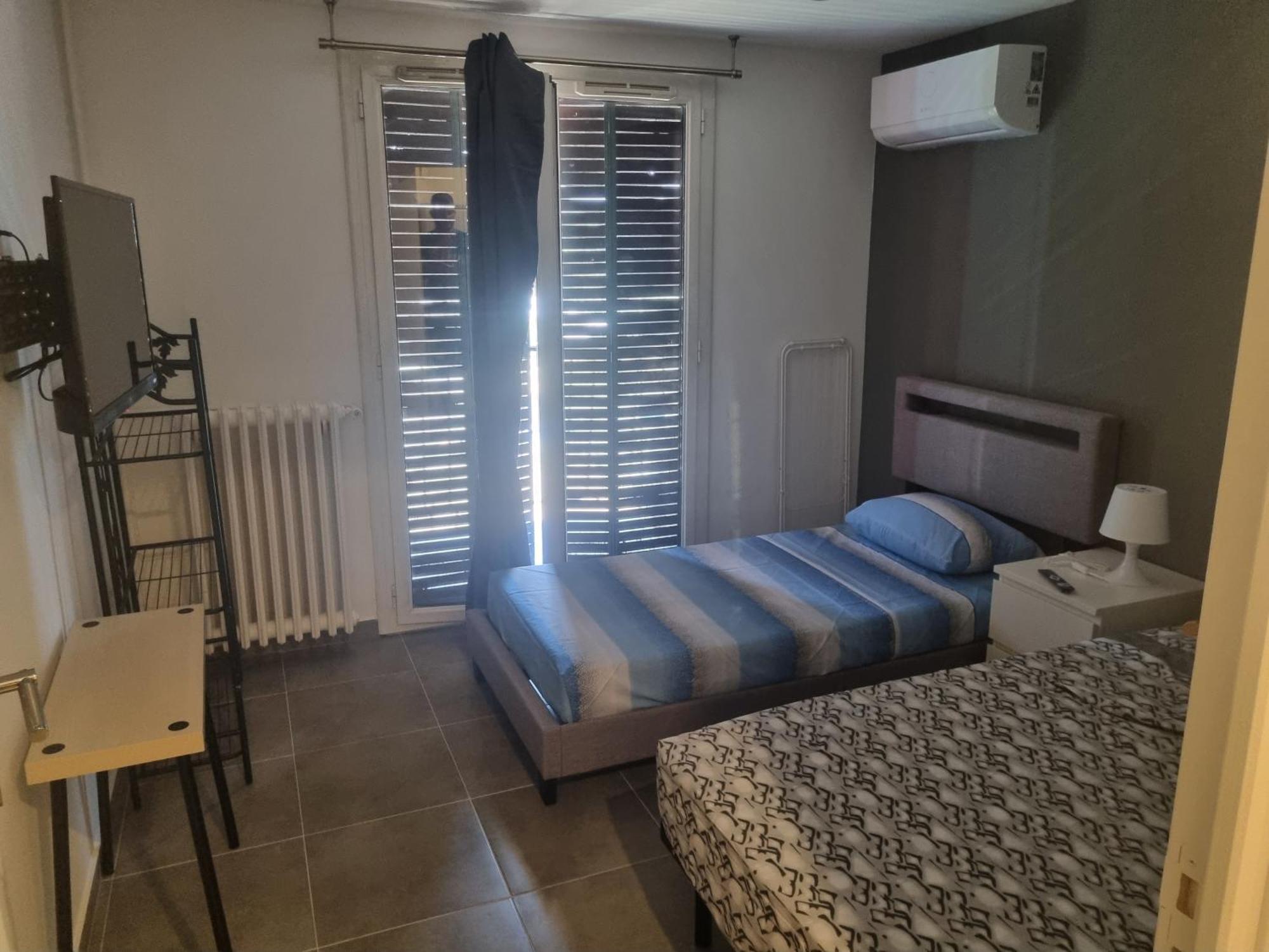 Chambre Privative Renove 2024, Climatisation, Tramway Sur Place , 12 Min Centre, 16 Min Plage, Apercu Lateral Mer, 2 Wc Avec 2 Salle De Bain, Private Room Renovated 2024, Air-Conditioned , Tram On Spot, 2 Toilets And 2 Bathrooms Nice Extérieur photo