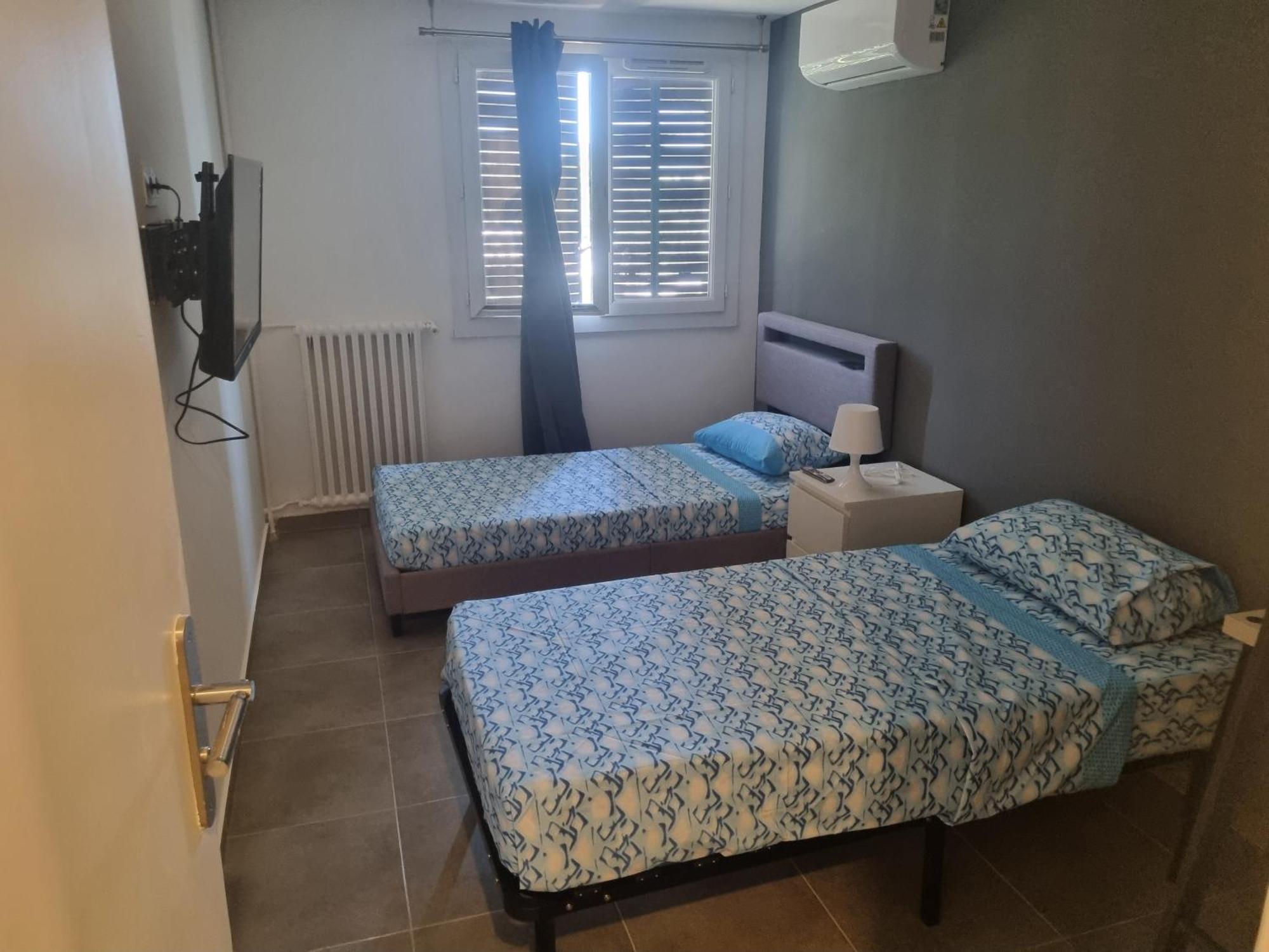 Chambre Privative Renove 2024, Climatisation, Tramway Sur Place , 12 Min Centre, 16 Min Plage, Apercu Lateral Mer, 2 Wc Avec 2 Salle De Bain, Private Room Renovated 2024, Air-Conditioned , Tram On Spot, 2 Toilets And 2 Bathrooms Nice Extérieur photo