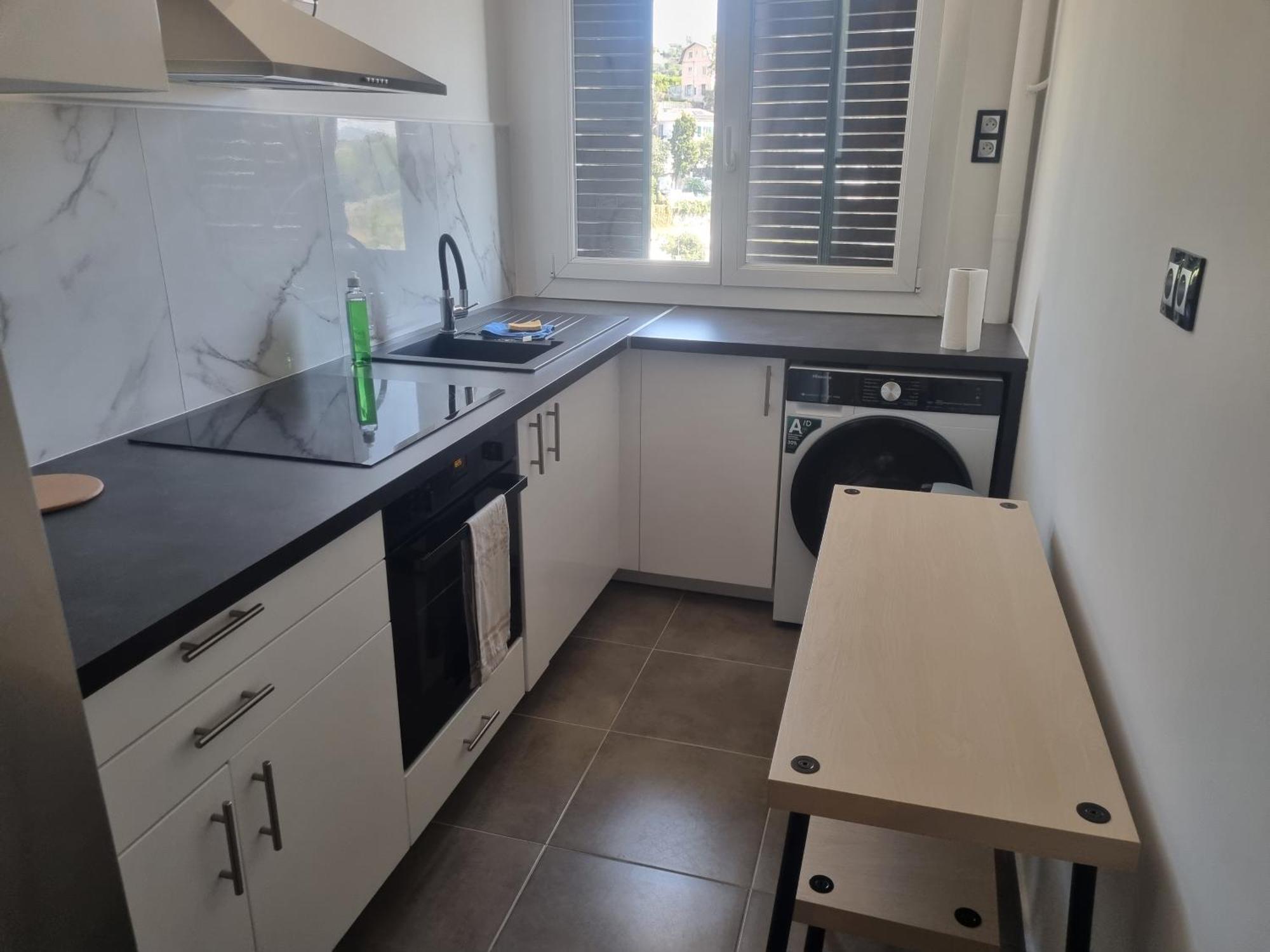 Chambre Privative Renove 2024, Climatisation, Tramway Sur Place , 12 Min Centre, 16 Min Plage, Apercu Lateral Mer, 2 Wc Avec 2 Salle De Bain, Private Room Renovated 2024, Air-Conditioned , Tram On Spot, 2 Toilets And 2 Bathrooms Nice Extérieur photo